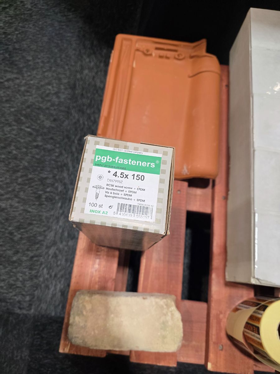 100 pgb-fasteners houtschroeven 4,5 x 150 mm in roestvast staal A2 met EPDM-ring