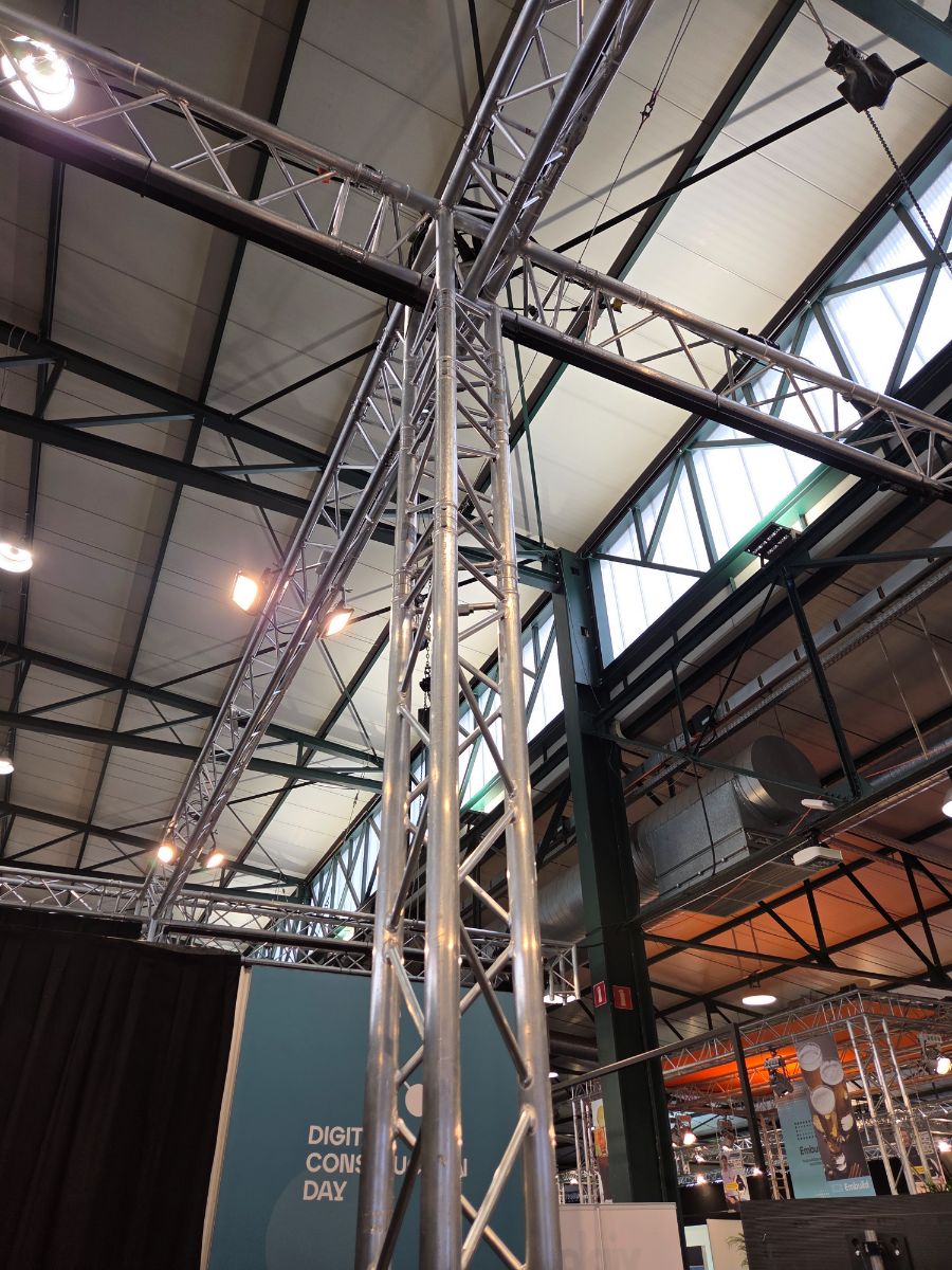 Aluminium trussconstructie voor tijdelijke draag- en riggingopbouw